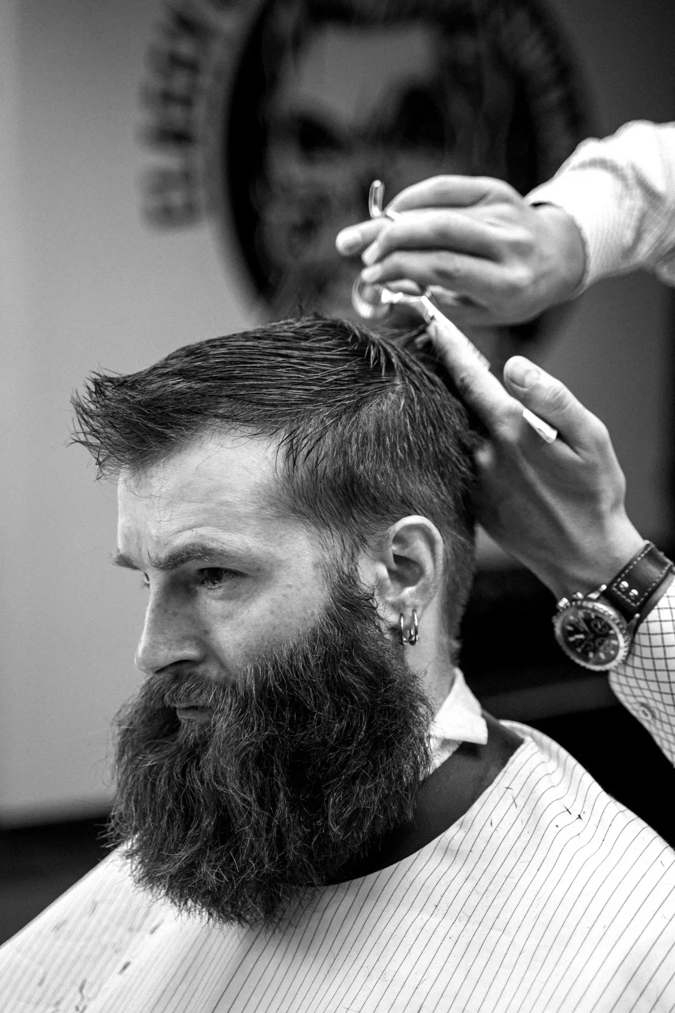 Corte y arreglo de barba larga